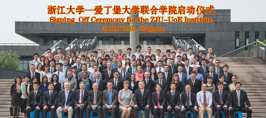 Group photo of everyone involved in the Edinburgh-Jhejiang signing